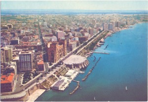 Taranto dall'alto, negli anni 60.